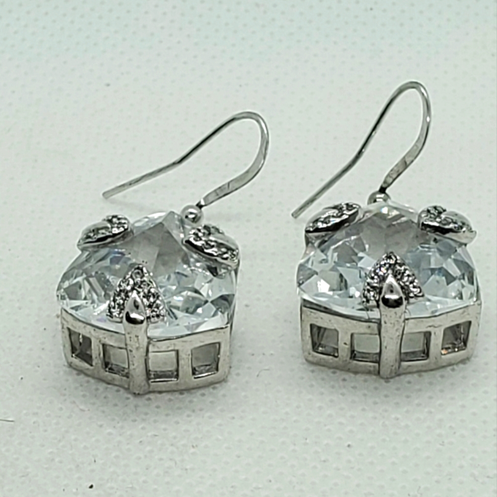 Neiman Marcus Earrings In Silver Tone Triangular Crystal Drop - Picture 4 of 7